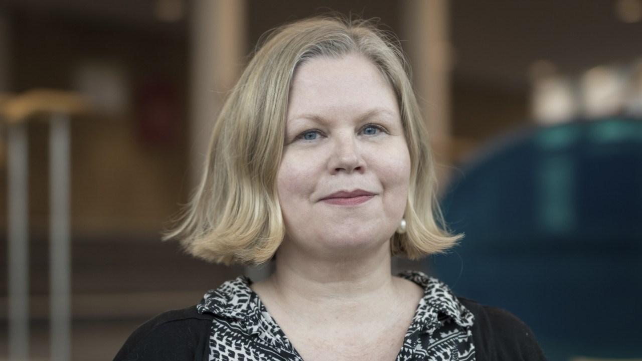 Porträtt på Katarina Gregersdotter, universitetslektor  i engelska vid Institutionen för språkstudier, Umeå universitet