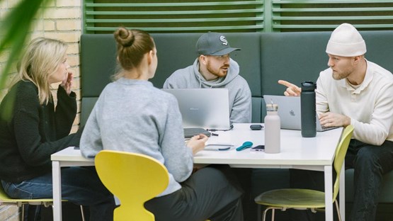 Umeå Universitet, Beteendevetarhuset.  Studenter pluggar.