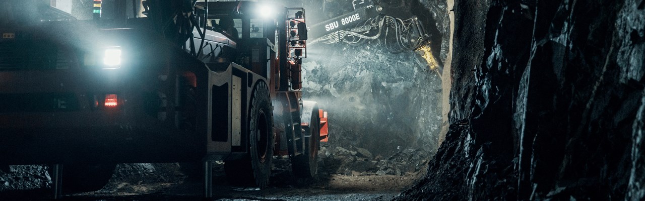 Ett arbetsfordon i en gruva.