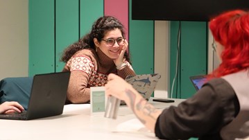 Humaniststudenter på workshop vid Humlab.