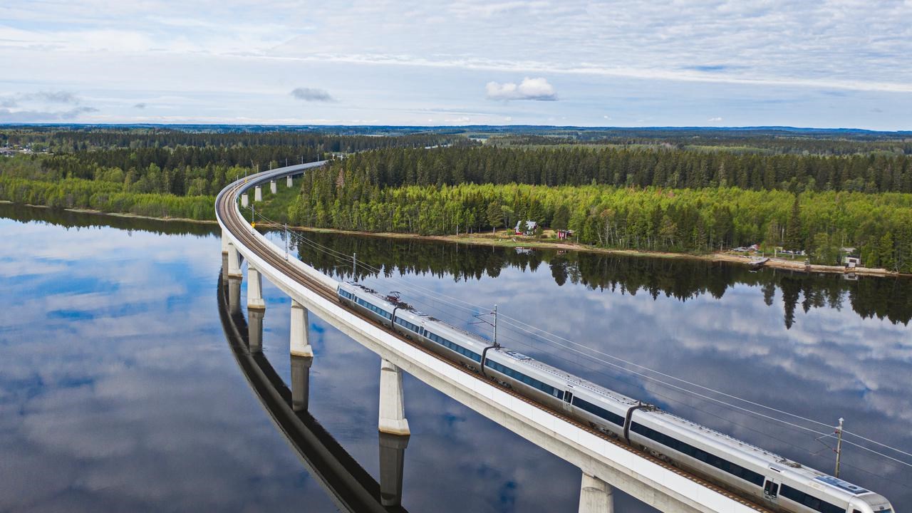 t&aring;gbro &ouml;ver &auml;lv