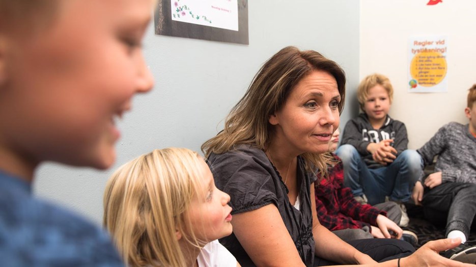 Gå till sida Stödinsatser avgör hur förskolans läroplan fungerar i praktiken