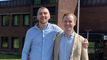 Vinnarna av Umeå hållbarhetspris för uppsatser i företagsekonomi Niklas Bäcklund och Björn Tomas Minde.