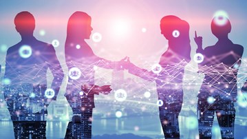 kreativ bild av affärsmänniskor i ett konferensrum. Kan se staden och höghus i bakgrunden.