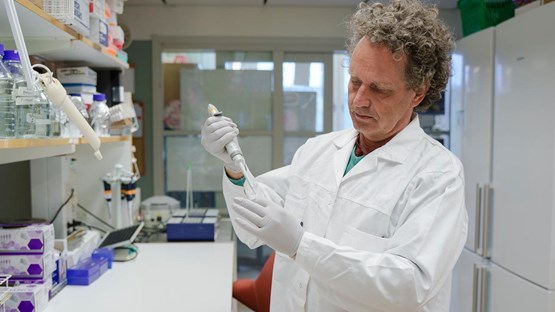 Robin FåhraeusProfessor vid Institutionen för medicinsk biovetenskap