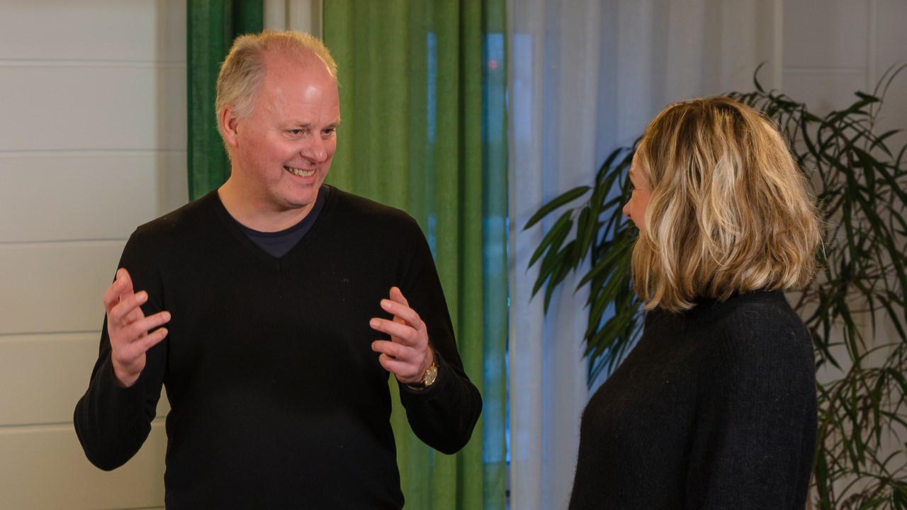 Lars Nyberg och Maria Josefsson in conversation.