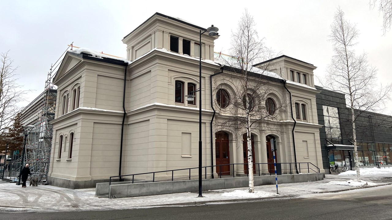 Mimerskolans gamla gymnastiksal kallas numera Västra Paviljongen, ett vackert gammalt hus på Vasaplan i Umeå.