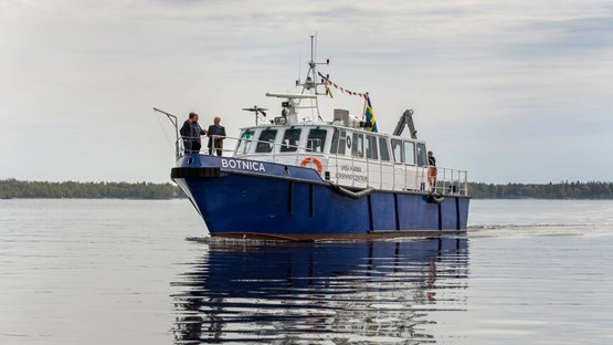Botnica forskningsfartyg vid Umeå marina forskningscentrum.