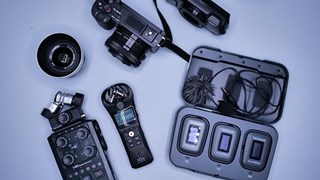 Diverse utrustning för att spela in ljud- och bildmaterial.