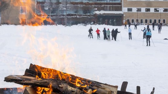 skidåkning på campusängarna