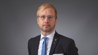 Professor, överläkare vid Institutionen för medicinsk och translationell biologiEnhet: Lärare A-flygeln, Grupp Patrik DanielsonAnknuten som professor till Kansliet för medicin