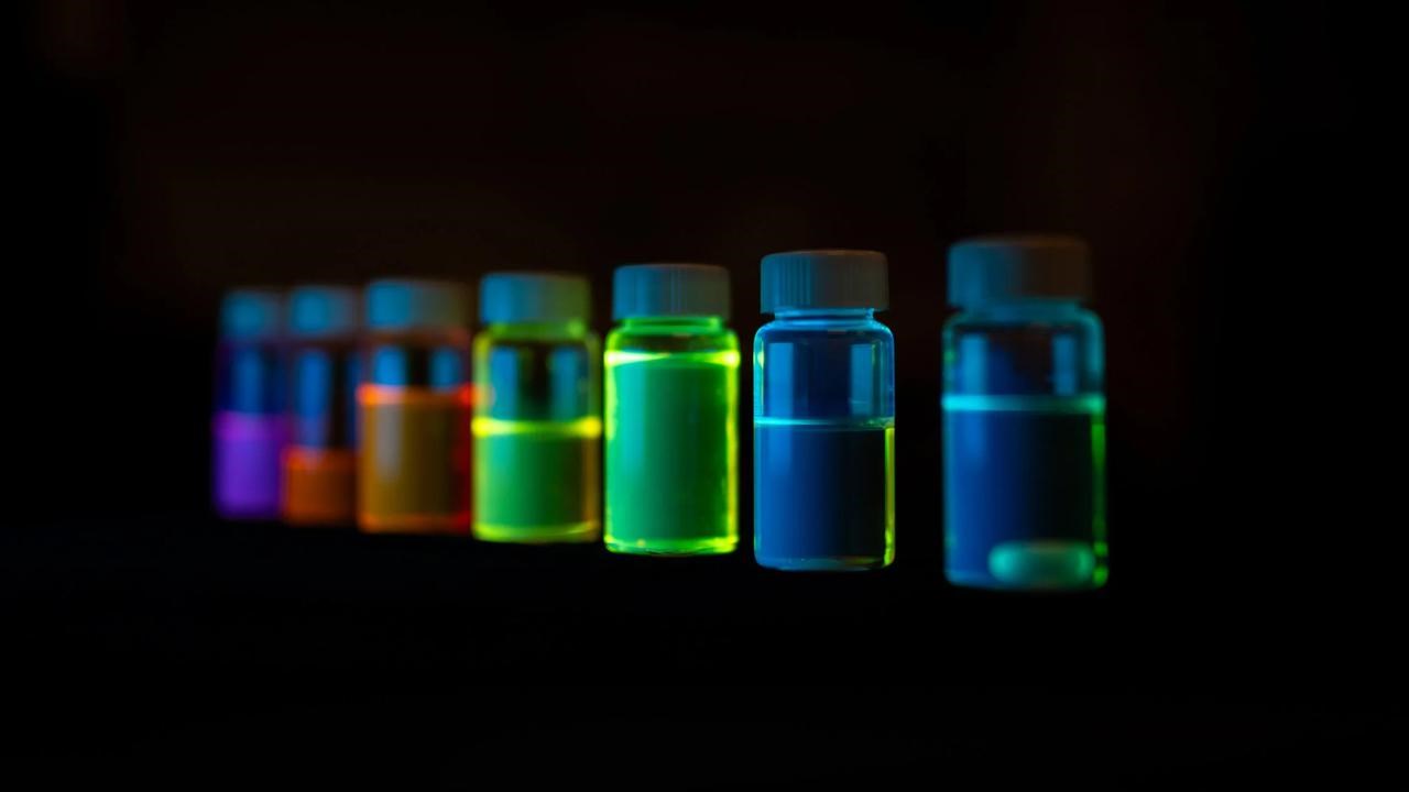 At the same time, the company has developed LECs that emit blue light instead of yellow light, which can then be converted into white light. This makes it possible to customize the color and appearance for different applications.