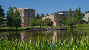 Umeå universitets campus vårbild