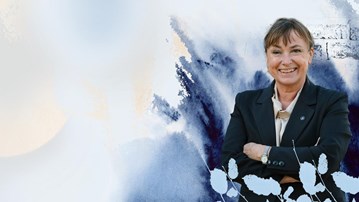 Ett foto samt illustration på kvinna med blå bakgrund.