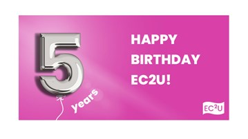 Ett 5-årigt födelsedagskort med siffran fem.