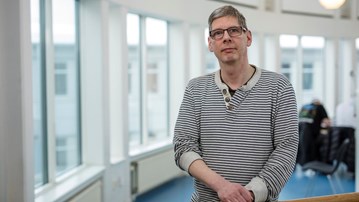 Patrik Johansson, forskare och lektor inom freds- och konfliktstudier vid Statsvetenskapliga institutionen vid Umeå universitet.