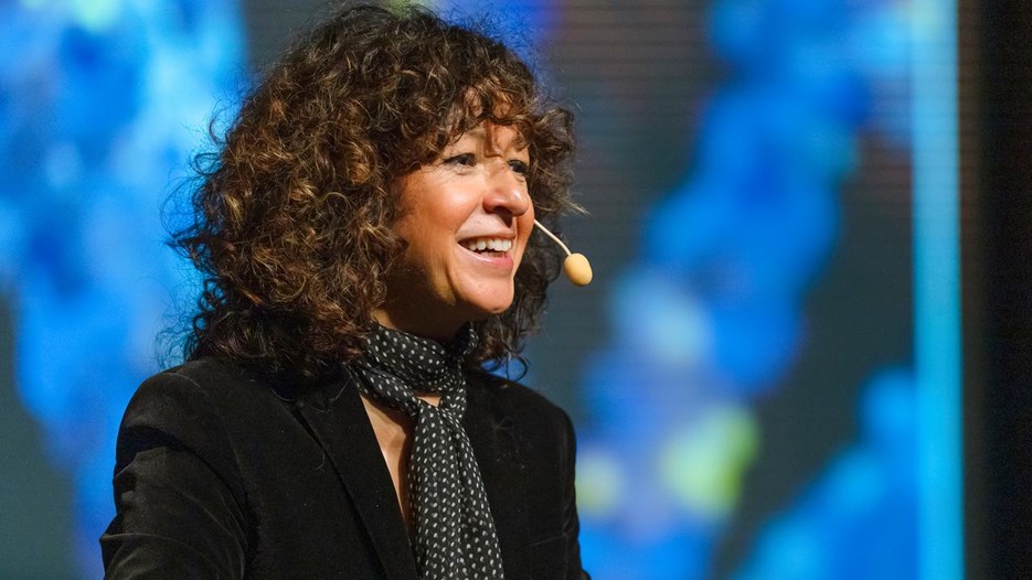 Gå till sida Emmanuelle Charpentier om vetenskapens roll i samhället