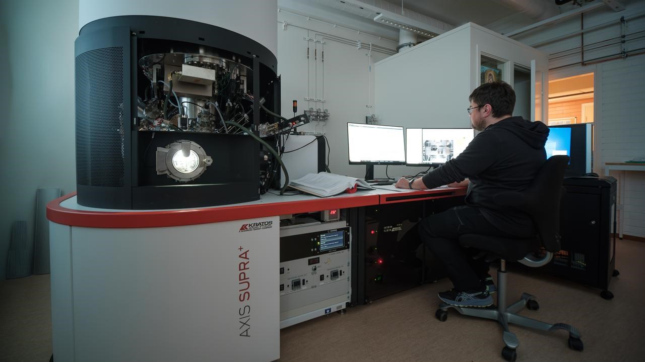 Dmitry Shevela, staff scientist at the XPS platform