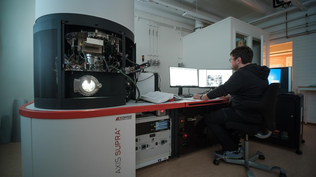 Dmitry Shevela, staff scientist at the XPS platform