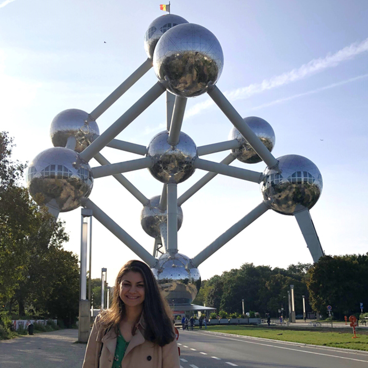Lilian framf&ouml;r Atomium