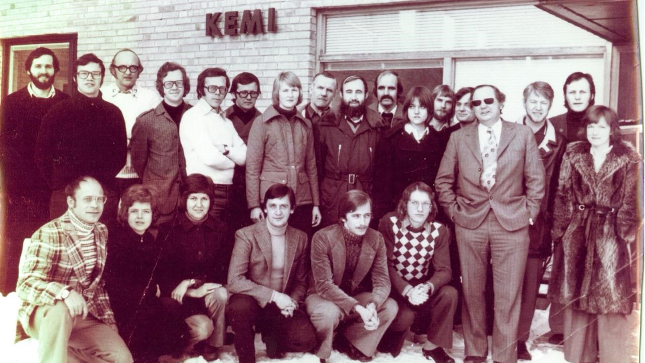group photo of the department around 1970