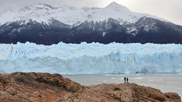 Glaciär och berg