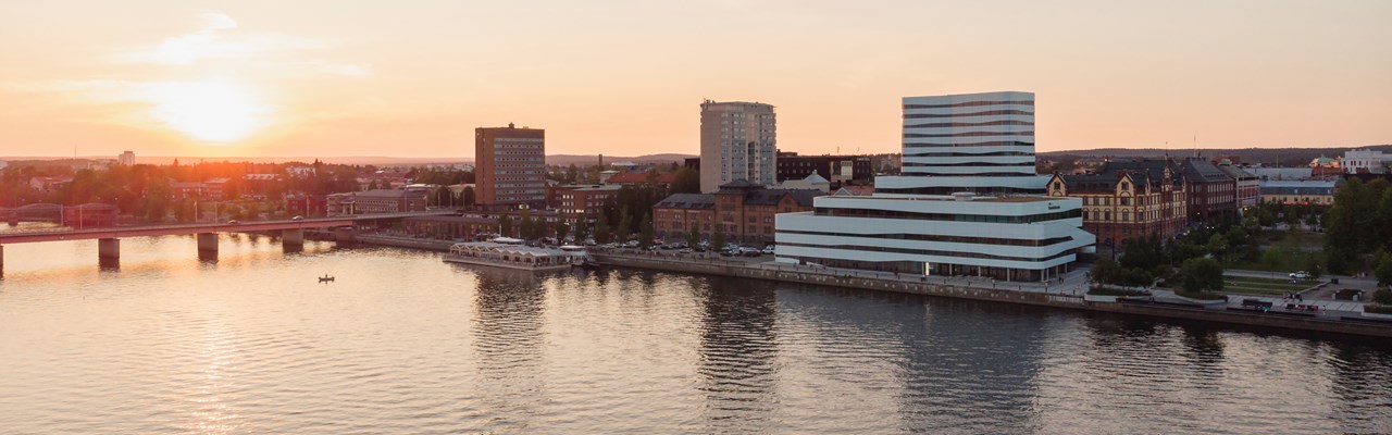 Umeälven i solnedgång