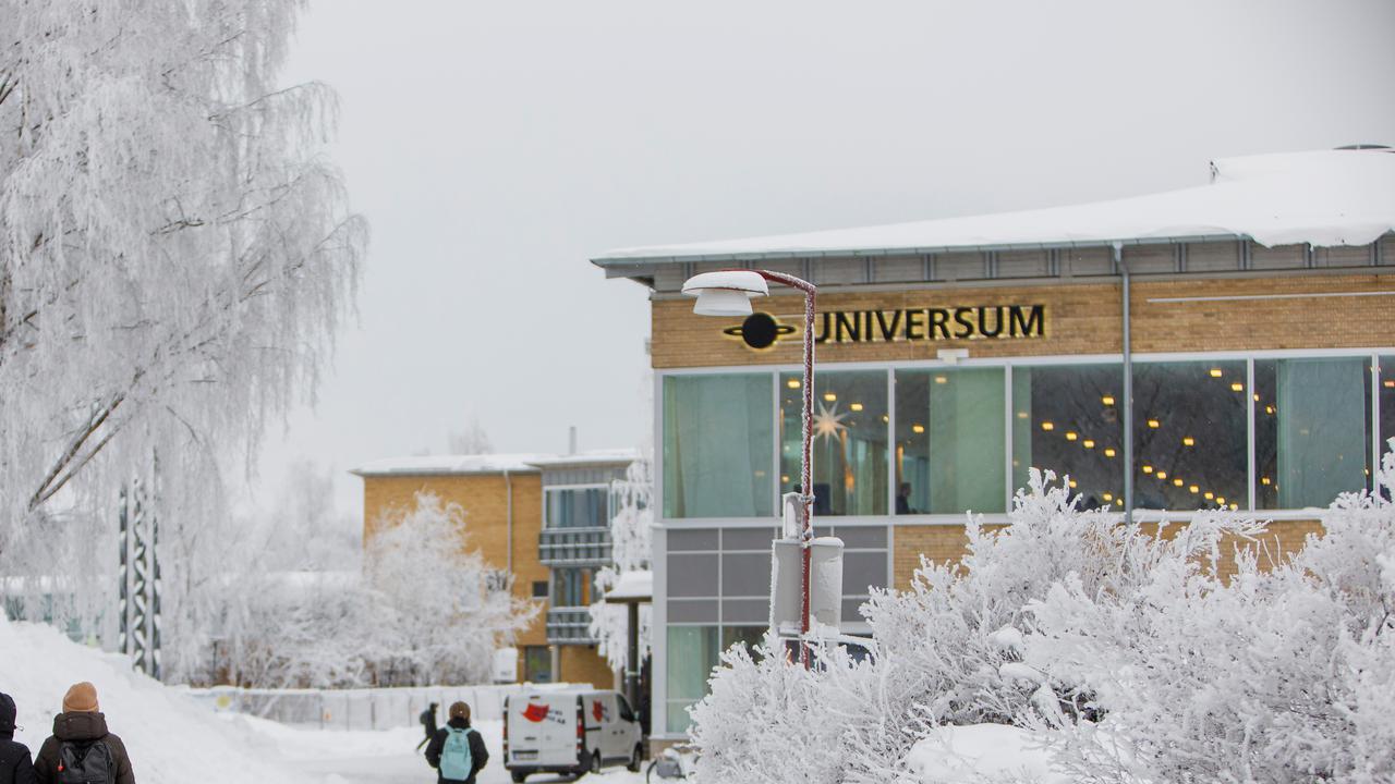 Ume&aring; University Campus, Universum Building on a winter day.