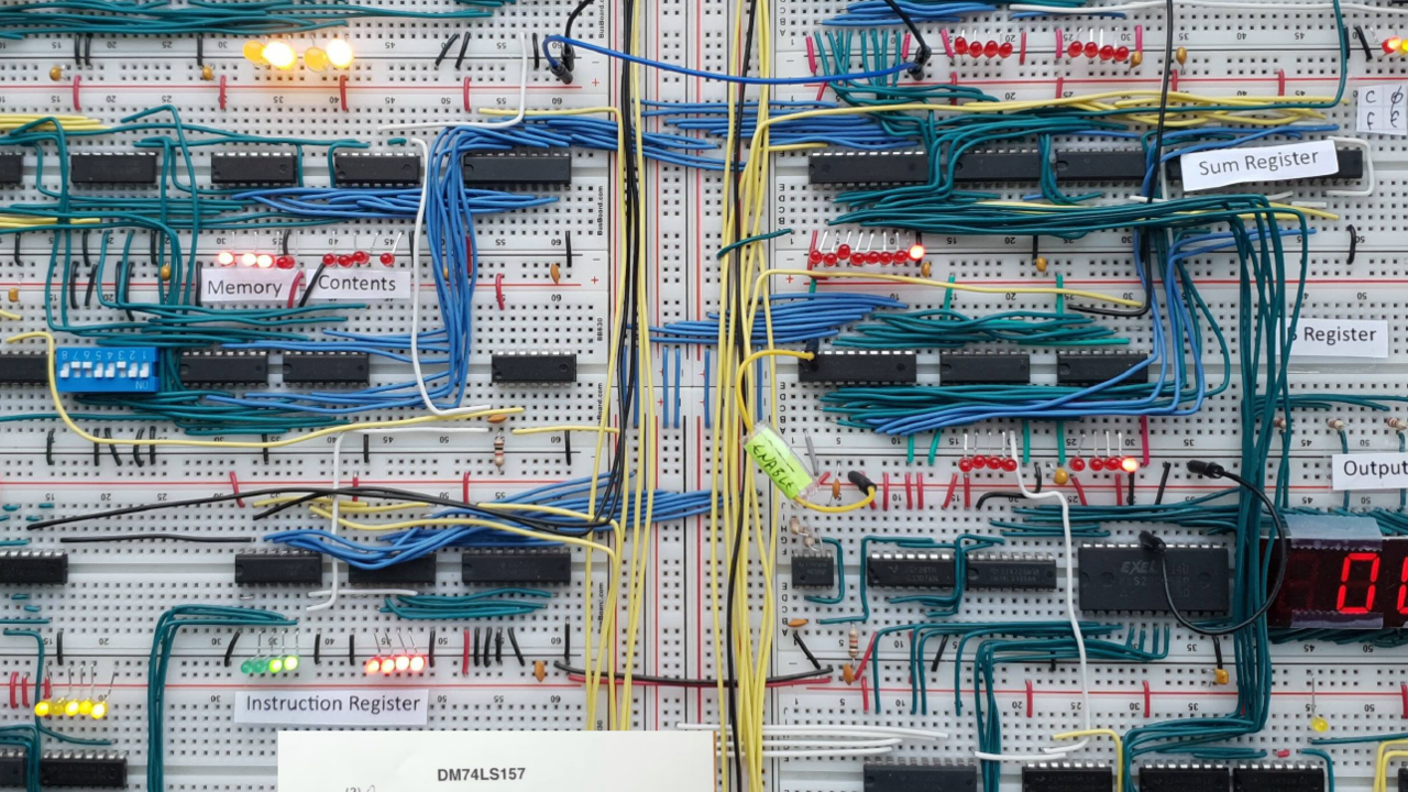 Kollage till Humlab Share: Building an 8-bit computer and engineering phronēsis?