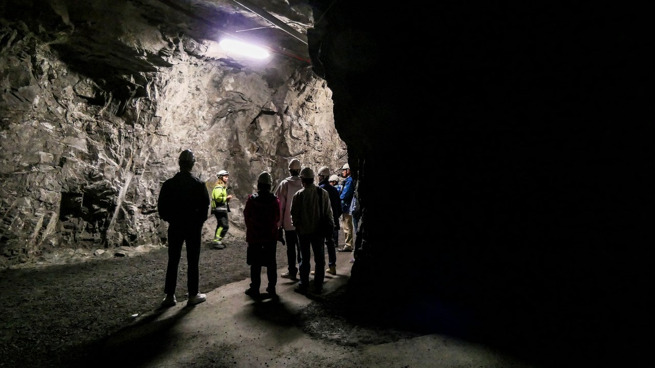 Underjordsgruva med gruvarbetare