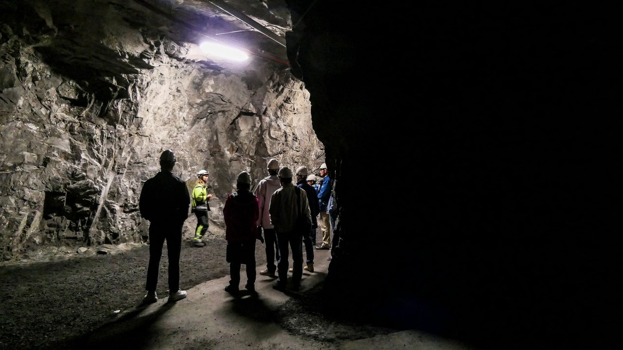 Underjordsgruva med gruvarbetare