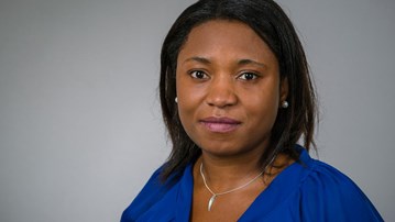 Porträtt på Fredinah Namatovu, Idé- och samhällsstudier vid Umeå universitet.