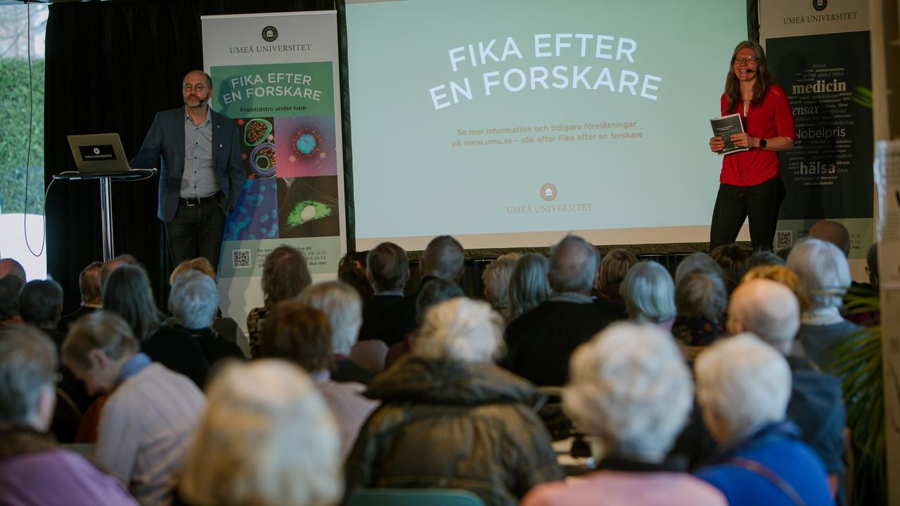 Fika efter en forskareVi bjuder på kunskap och fika. Populärvetenskapliga live-sända seminarier ger dig möjlighet att ta del av spännande medicinsk forskning.
