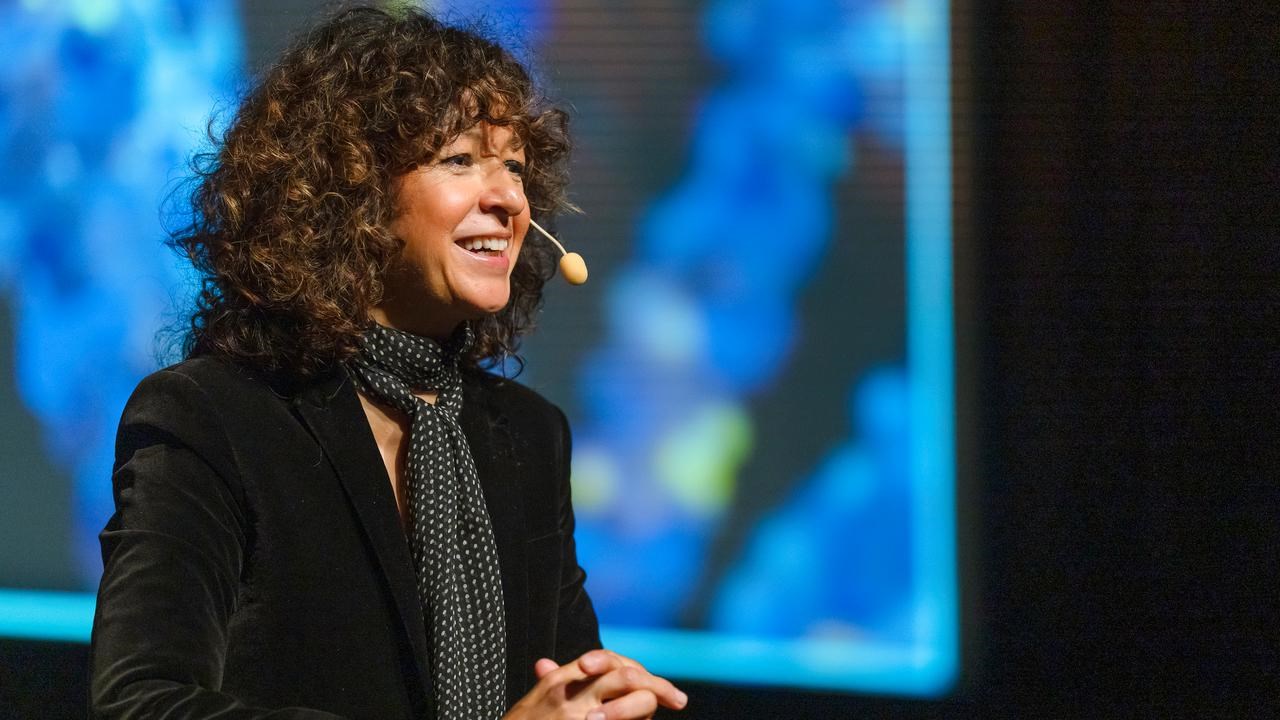 Emmanuelle Charpentier vid Ume&aring; universitet, forskaren som identifierade tracrRNA &ndash; en nyckelkomponent i CRISPR‑Cas9-systemet.