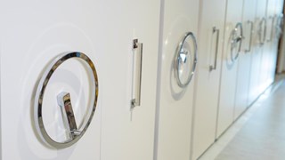 Arkivskåp i närbild.