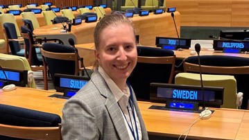 Klara Halldin sitter inne på FN på Sveriges plats.