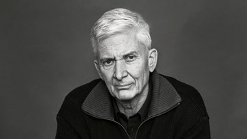 Porträttbild på Per Olov Enquist