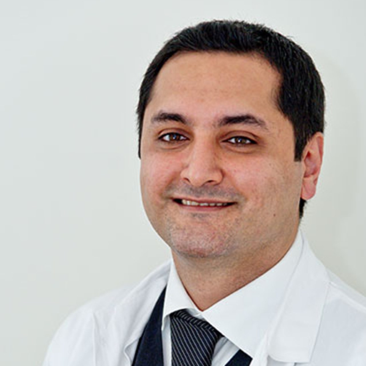 Porträtt på Alexander Shayesteh, överläkare och lektor vid folkhälsa och klinism medicin vid umeå universitet