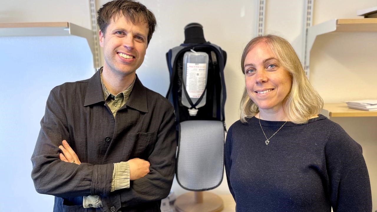 Martin Hanberger, vd, och Malin Walfridsson, vice vd, på företaget Nil Medical, som är nominerade till Årets University Spin-off på Umeågalan 2025. Foto: Tomas Ruuth