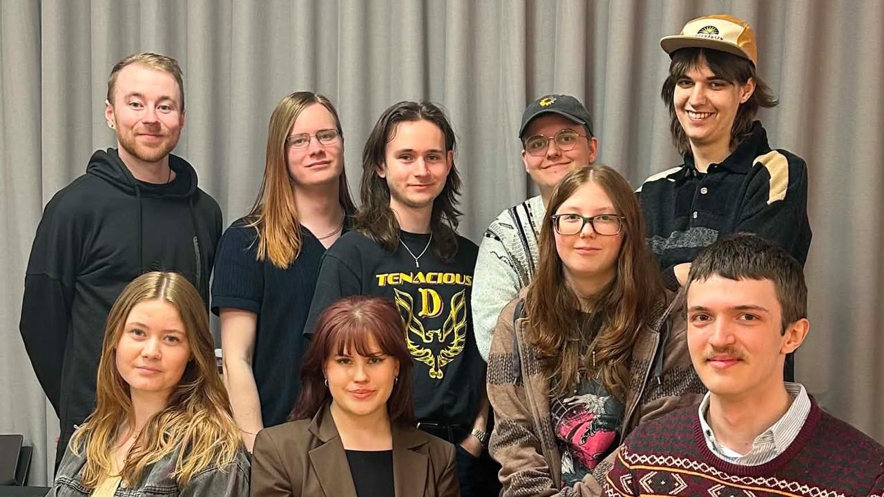 Bakre raden (vänster till höger): Sebastian Holmberg, Oliver Lind, Måns Linde, Kristoffer Hultin, Martin Persson.Främre raden: Mathilda Delen Abrahamsson, Selma Holmberg, My Eliasson, Andrej Djukanovic.