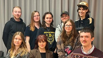 Bakre raden (vänster till höger): Sebastian Holmberg, Oliver Lind, Måns Linde, Kristoffer Hultin, Martin Persson. Främre raden: Mathilda Delen Abrahamsson, Selma Holmberg, My Eliasson, Andrej Djukanovic.