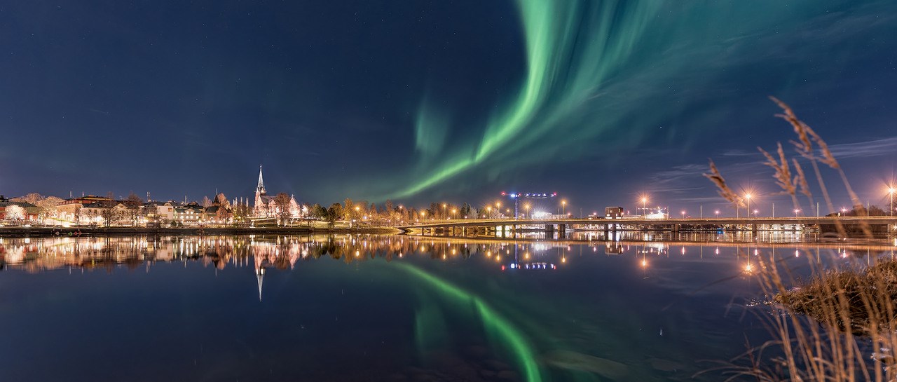 Northern Lights over Ume&aring; City