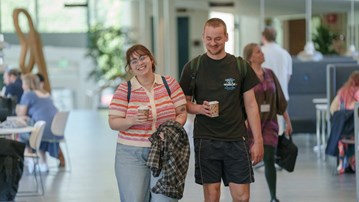 Studenter i Humanisthuset.