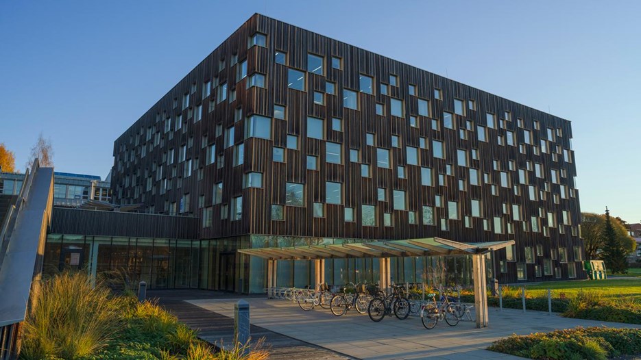 Arkitekthögskolan, fasad