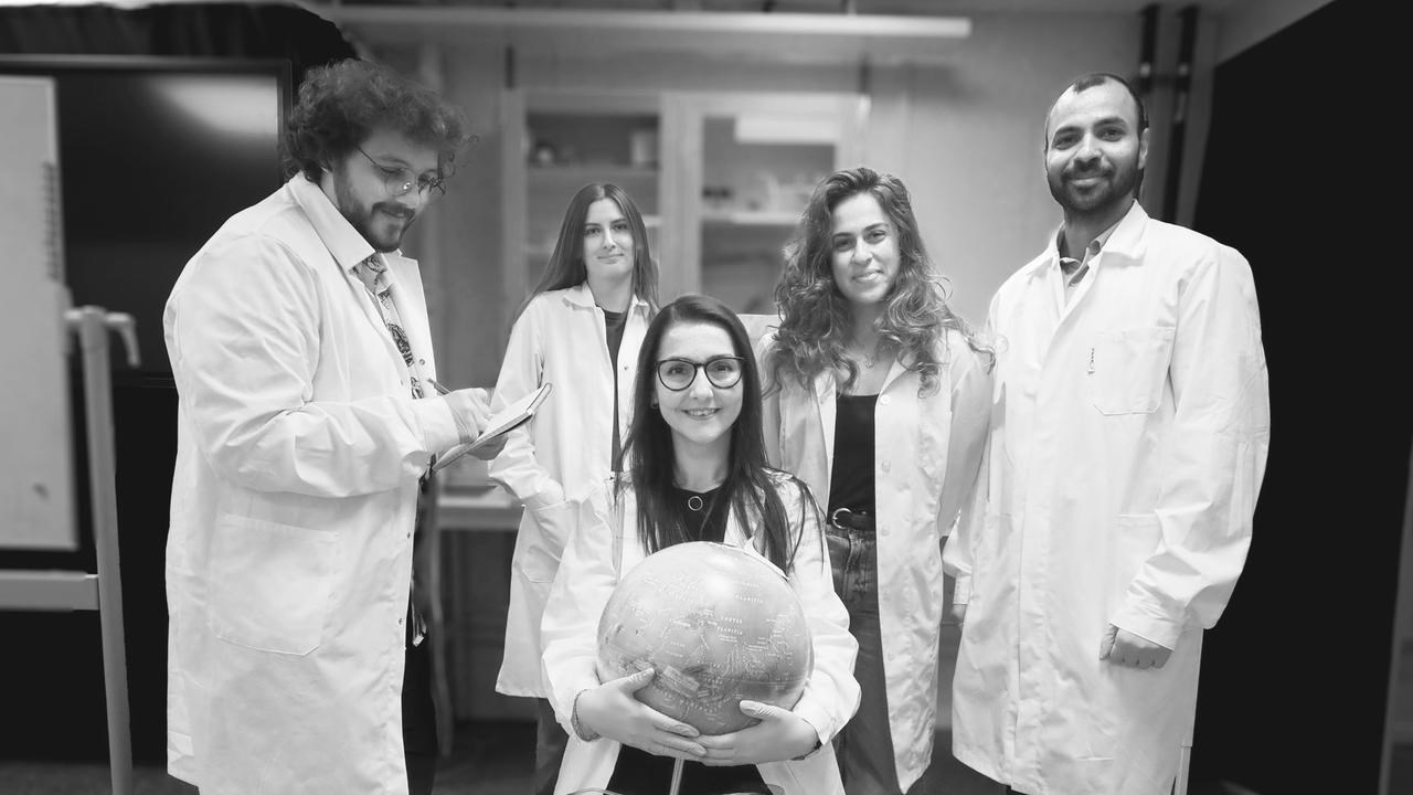 Postdoc  Alef dos Santos, student assistant Frida Folkesson Ragnebrandt, PhD student Zoe Asimaki, postdoc Surendra Vikram Singh, and group leader Merve Yeşilbaş