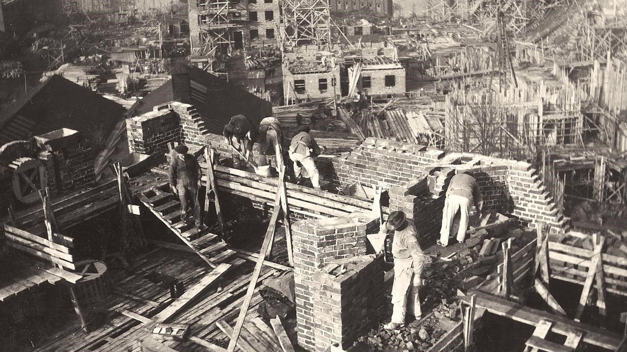 Fastigheten på Torsgatan 29 under uppbyggnad