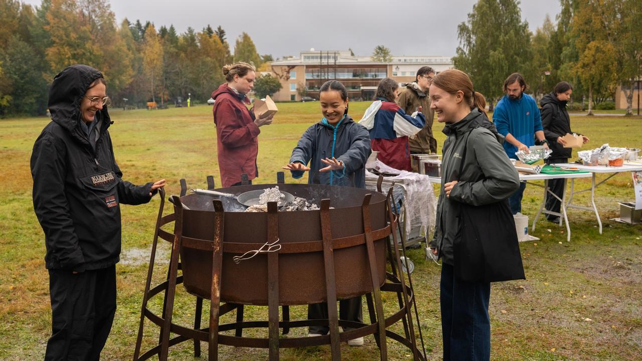 Elda mat på Campusängarna.