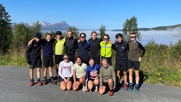 Gruppfoto på LKC-studenter under träningsläger i Hemavan.