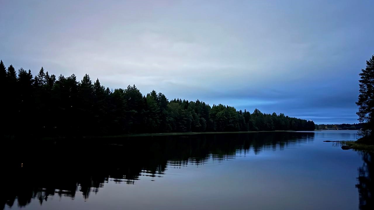 Lake Nydala at night.
