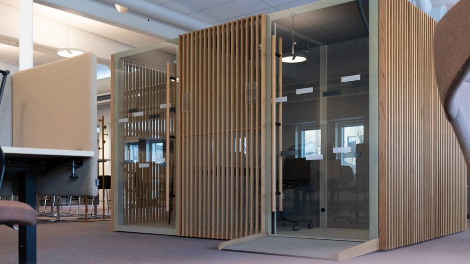 Pods in the quiet area.